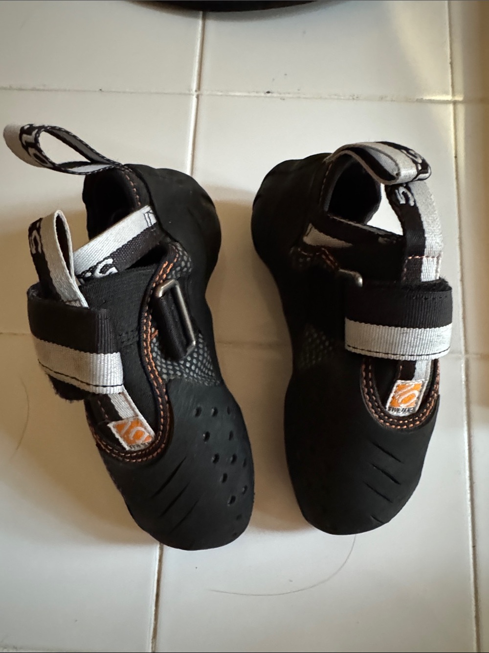 5.10 men’s team shoes sz 2